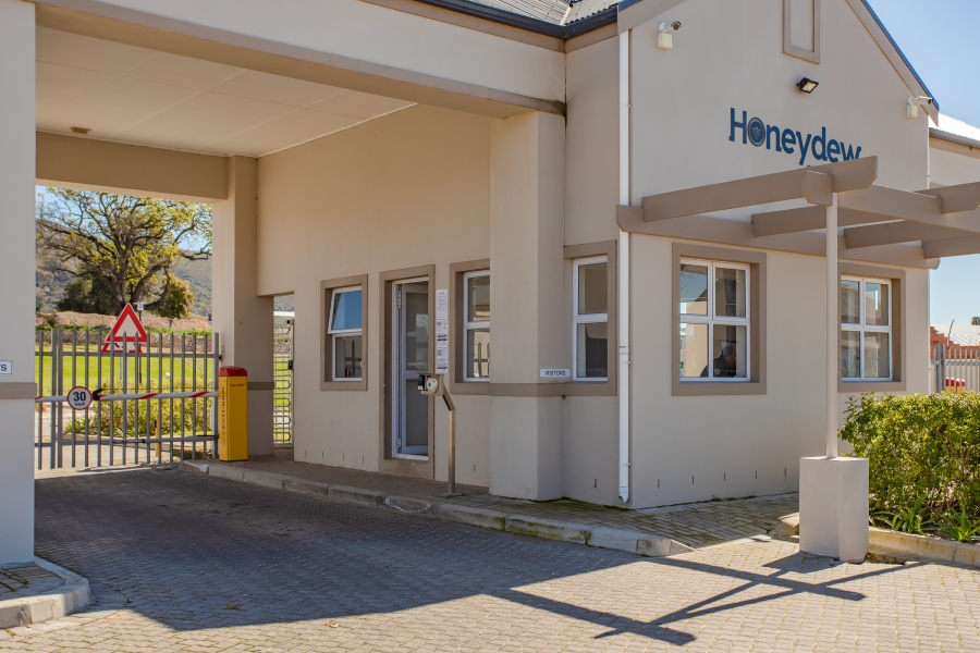 2 Bedroom Property for Sale in Honeydew Country Estate Western Cape